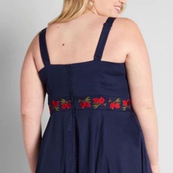 NWT ModCloth x Collectif Laureen Navy Red Pomegranate Swing Dress Size 8 Medium - Picture 10 of 15